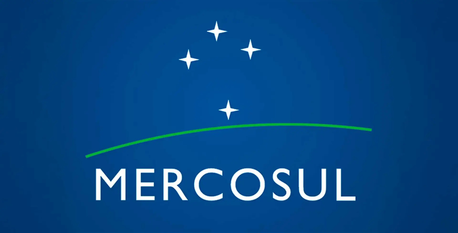 Taças de vinho tinto sobre a mesa, representando o acordo entre União Europeia e Mercosul e seu impacto no mercado brasileiro.